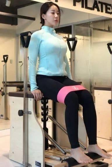 国产调教折磨丝袜在线,丝袜诱惑下的极致折磨体验揭秘