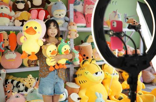 国产玩偶在线播放观看,在线观看，欢乐无限